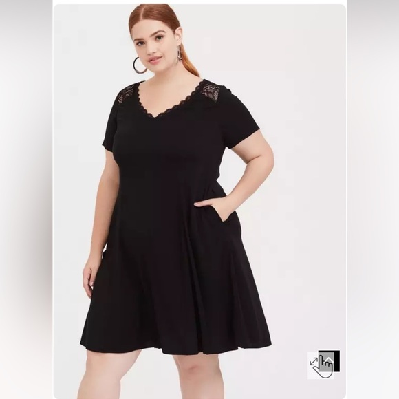 torrid Dresses & Skirts - Torrid 00x 10 M/L Black Challis Lace Yoke Trapeze Dress